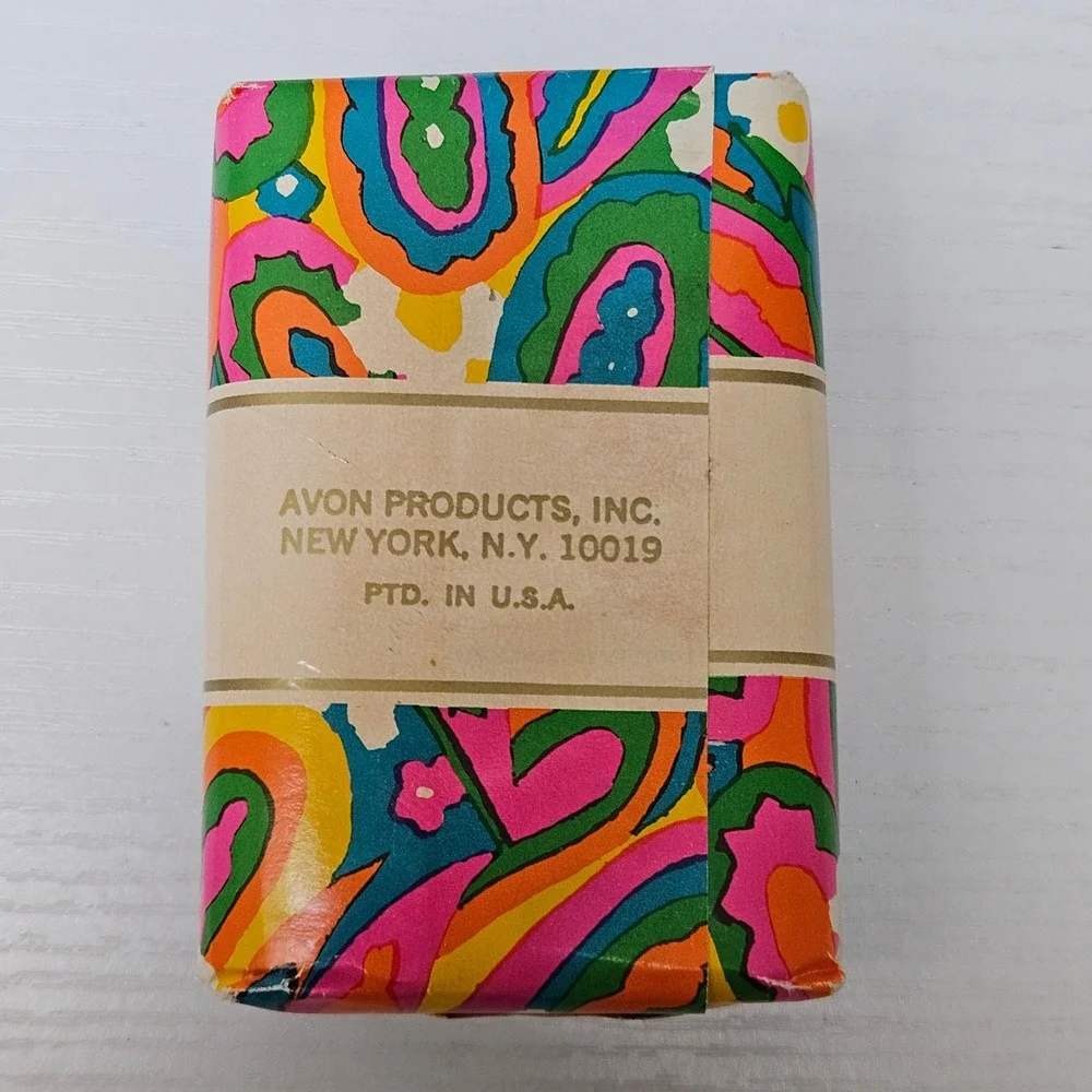 Vintage Avon Hawaiian‎ White Ginger Perfumed Soap 3oz Psychedelic Floral Wrap